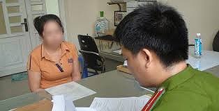 Chị em sinh đôi bị bạn của mẹ lừa lấy chồng Trung Quốc-1