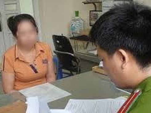 Chị em sinh đôi bị bạn của mẹ lừa lấy chồng Trung Quốc
