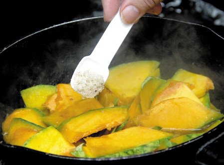 Mách chị em cách dùng các loại gia vị an toàn khi nấu ăn mỗi ngày-1