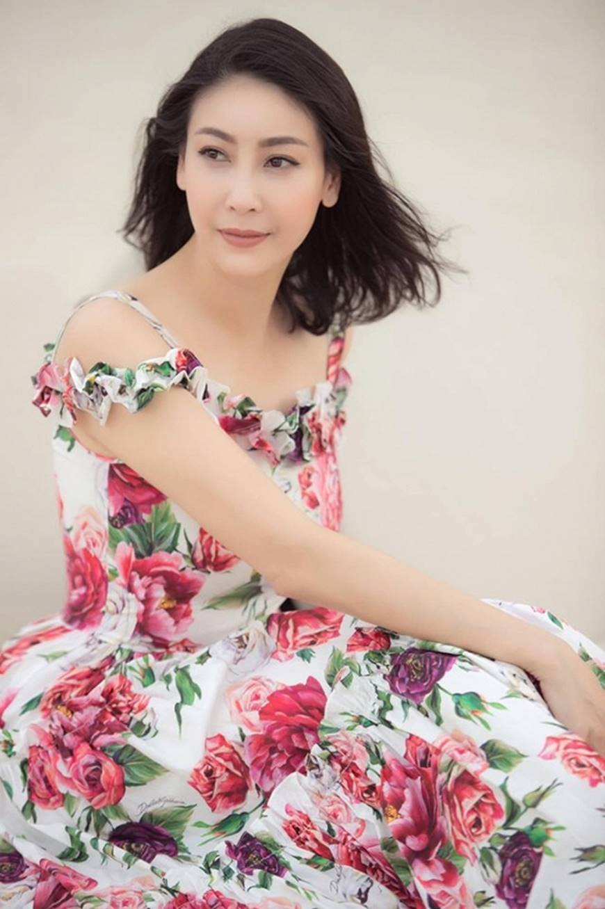 Nhan sắc chim sa cá lặn của Hoa hậu Hà Kiều Anh ở tuổi 43-2