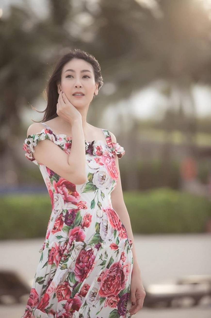 Nhan sắc chim sa cá lặn của Hoa hậu Hà Kiều Anh ở tuổi 43-8