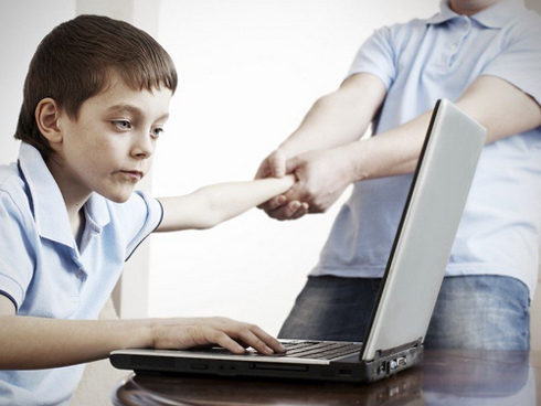 Fan nam nhảy cầu tự sát do bị nữ YouTuber khước từ lời mời ăn tối-4