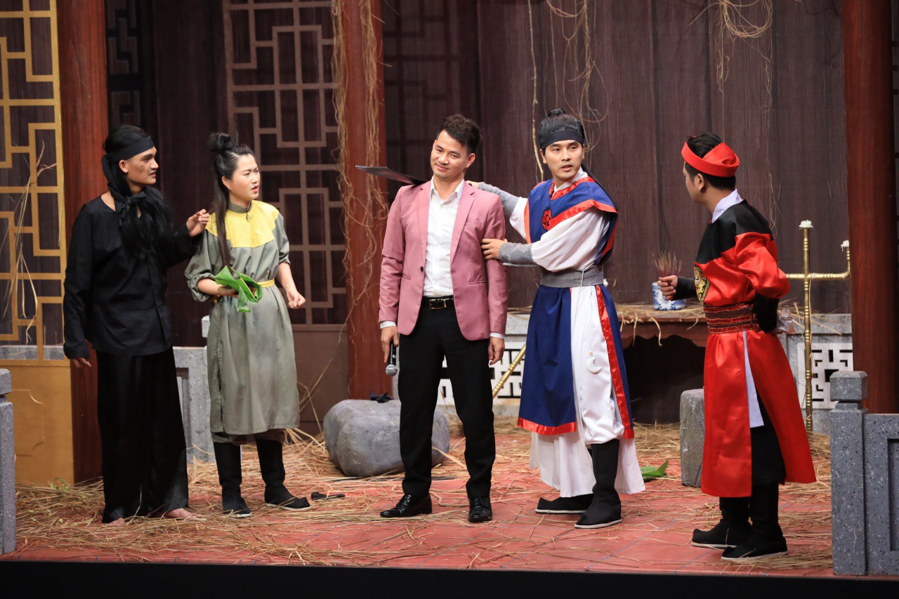 Lan Phương khiến Trấn Thành phải quỳ gối xin lỗi vì liên tục gây áp lực-10