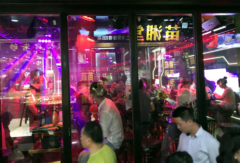 50 ngàn khách Việt, nhẵn túi khi đến Phượng Hoàng cổ trấn-4