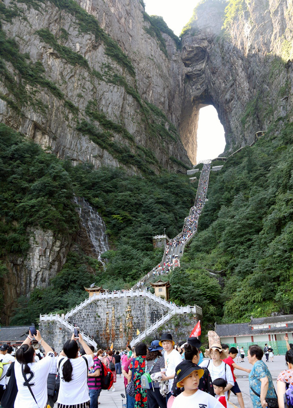 50 ngàn khách Việt, nhẵn túi khi đến Phượng Hoàng cổ trấn-7