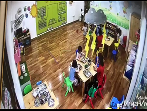 Sa thải 3 giáo viên mầm non vụ nhốt trẻ vào tủ quần áo-2