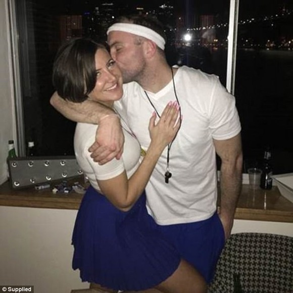 Cuộc sống thay đổi bất ngờ của người phụ nữ từng nghiện tình dục, làm chuyện ấy 7 lần/ngày-2