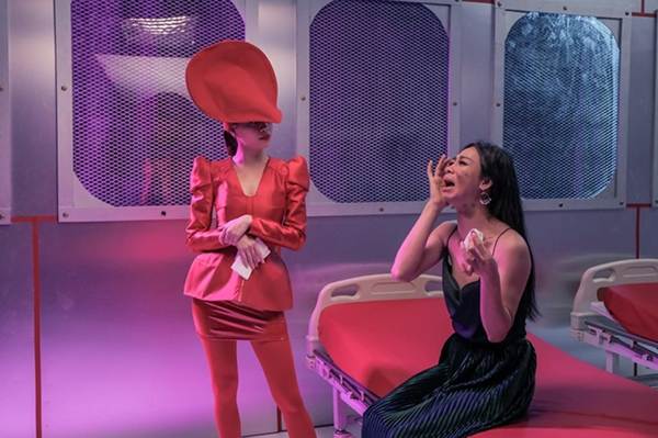 Thời trang khoe ‘da thịt’ gây sốc của Hồ Ngọc Hà trong MV mới-8