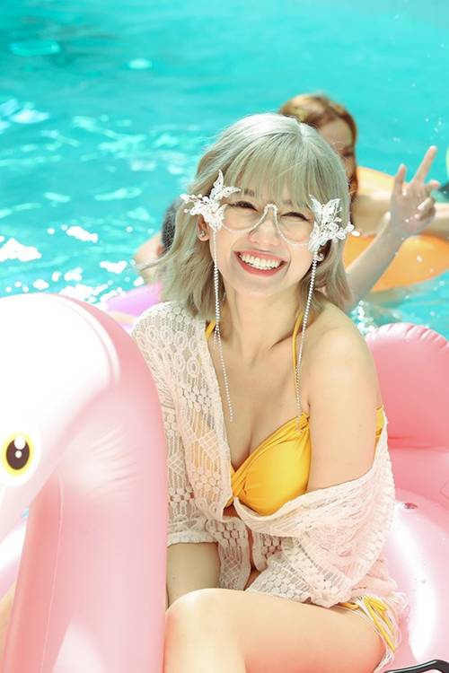 Thay đổi hình tượng với loạt trang phục có giá cả nửa tỉ đồng, Hari Won khiến fan hào hứng-1