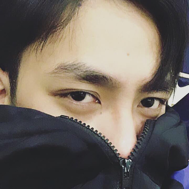 Nam sinh 2000 trường FPT khiến chị em chao đảo vì bức ảnh chụp với thú nhồi bông, kéo đến ảnh cười càng mê mẩn hơn nữa-1