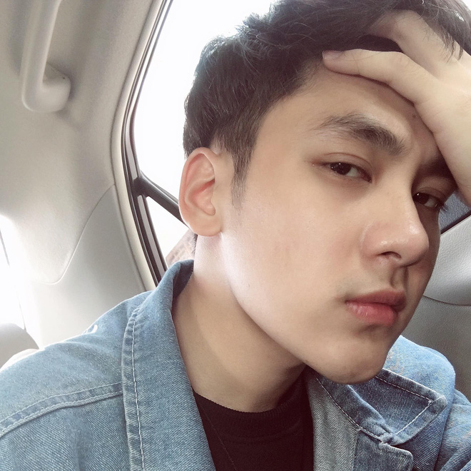 Nam sinh 2000 trường FPT khiến chị em chao đảo vì bức ảnh chụp với thú nhồi bông, kéo đến ảnh cười càng mê mẩn hơn nữa-3