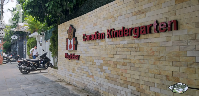 Vụ cô giáo trường Maple Bear nhốt cháu bé vào tủ quần áo 50 giây: Bé trai vẫn đi học bình thường-1