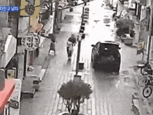 Bà nội trời đánh 55 tuổi: Giả vờ mang thai rồi bắt cóc luôn cháu ruột mới sinh vì sợ bị... bồ bỏ-3