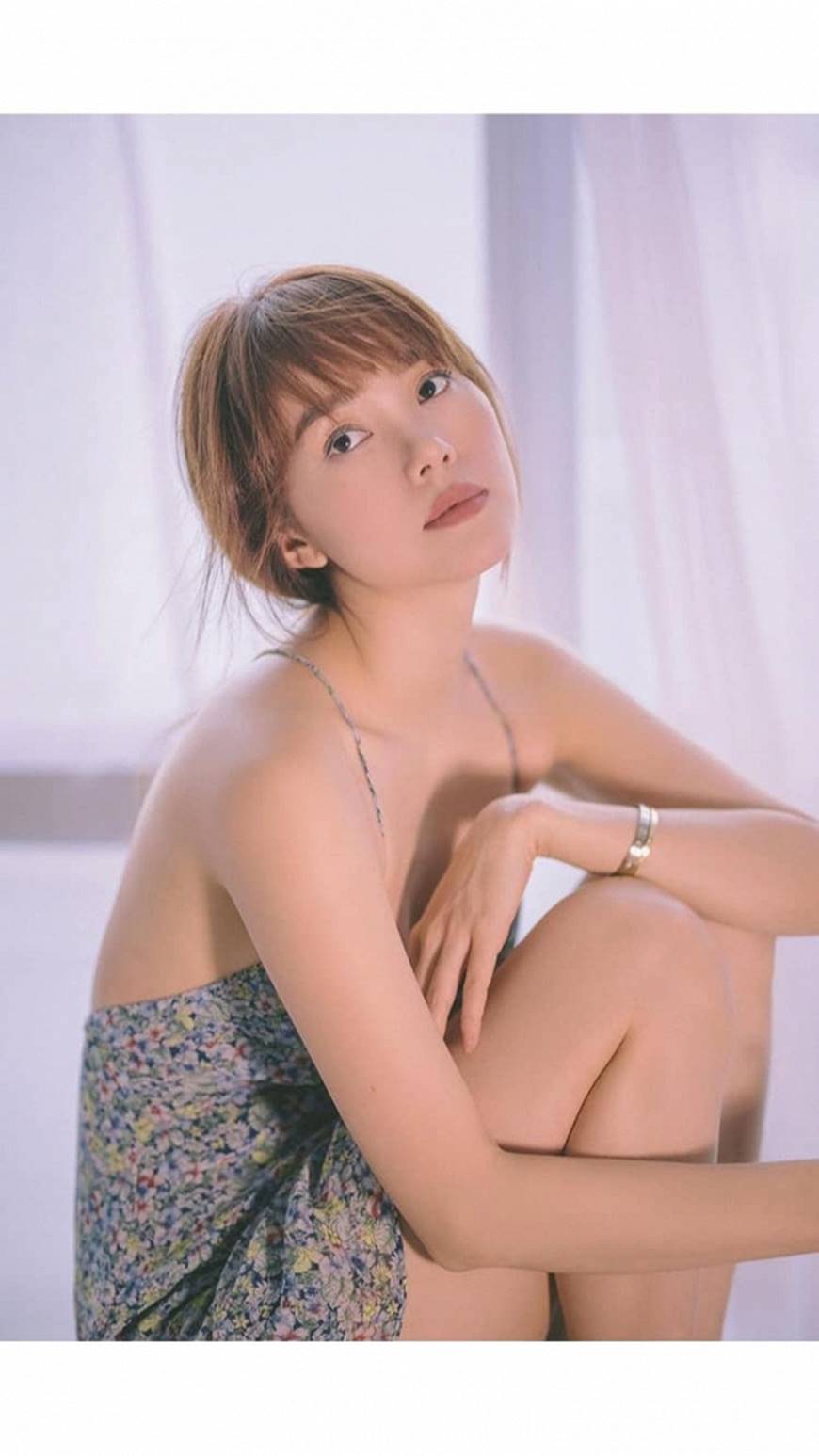 Vẻ đẹp mong manh của Minh Hằng dù đã vượt ngưỡng 30-6