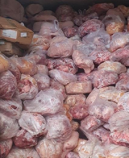 Phát hiện 40 tấn thịt heo nhiễm dịch tả châu Phi trong cơ sở làm giò chả-1