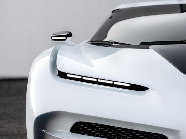 Bugatti Centodieci: 8 triệu Euro, động cơ W16, 1.600 mã lực và chỉ có 10 chiếc-16