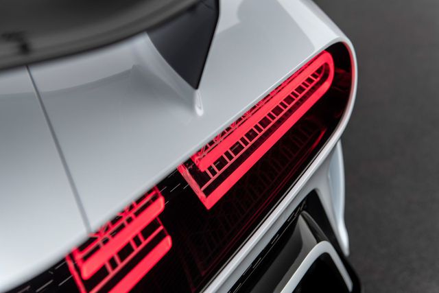 Bugatti Centodieci: 8 triệu Euro, động cơ W16, 1.600 mã lực và chỉ có 10 chiếc-11