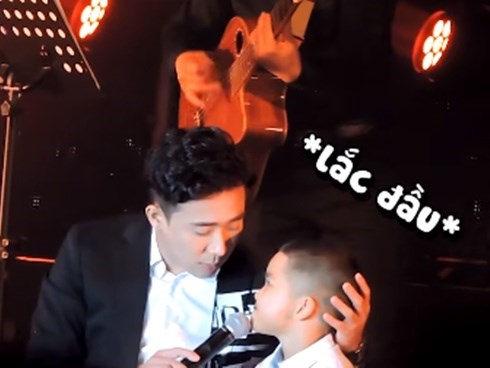 Trấn Thành muối mặt tự nhận mình ngu khi bị fan nhí... phũ