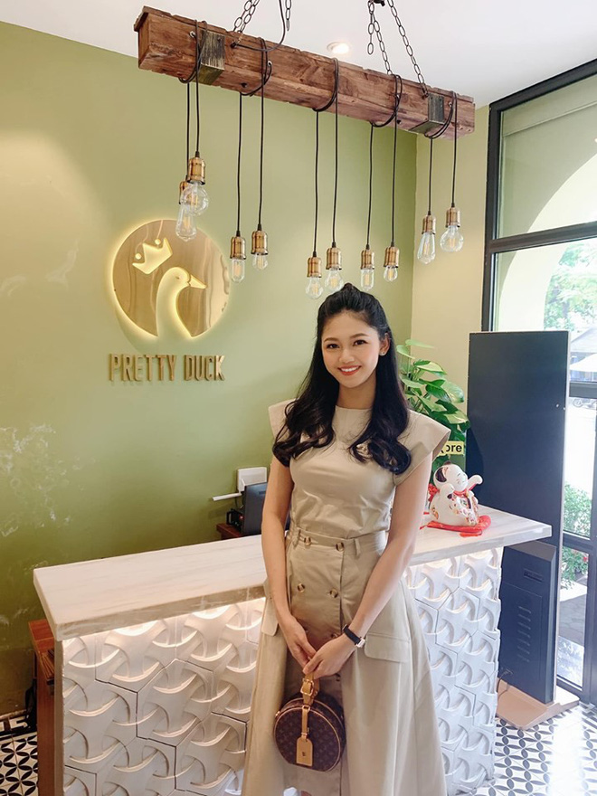 Cùng là Á hậu nhưng cuộc sống của 2 chị em Thanh Tú sau khi lấy chồng lại rất khác nhau-3