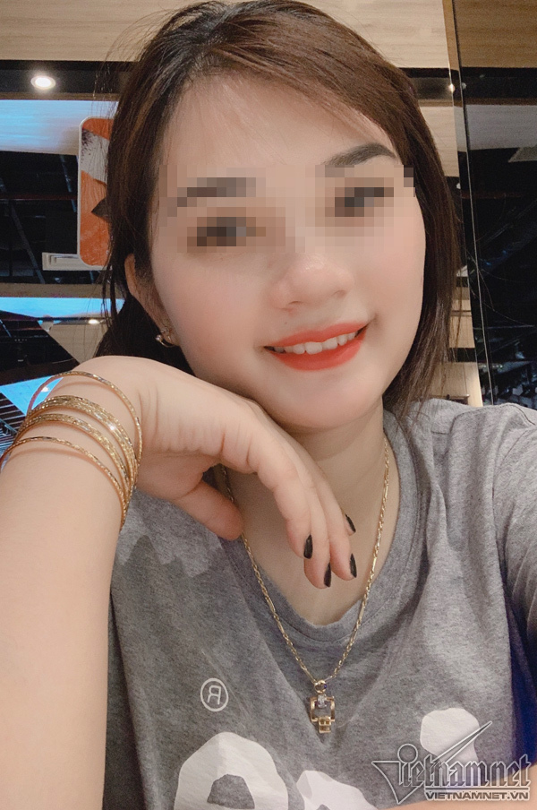 Cô gái xinh đẹp phải rạch mặt để nặn mủ do tiêm mỡ tự thân làm đẹp-1