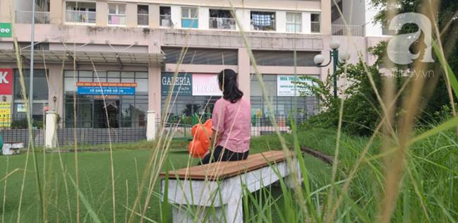 Khu vui chơi chung cư bị bỏ hoang do người dân lo sợ rắn hổ mang tấn công-4