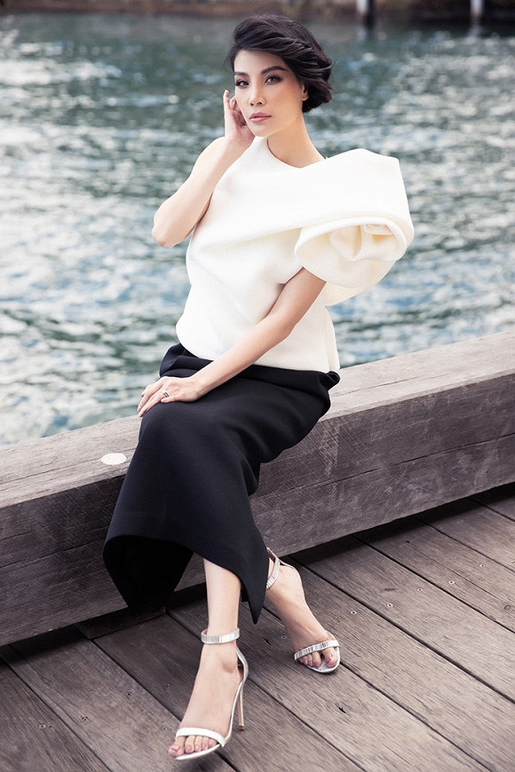 Siêu mẫu đình đám một thời Vũ Cẩm Nhung vẫn trẻ đẹp ở tuổi ngoài 40-10