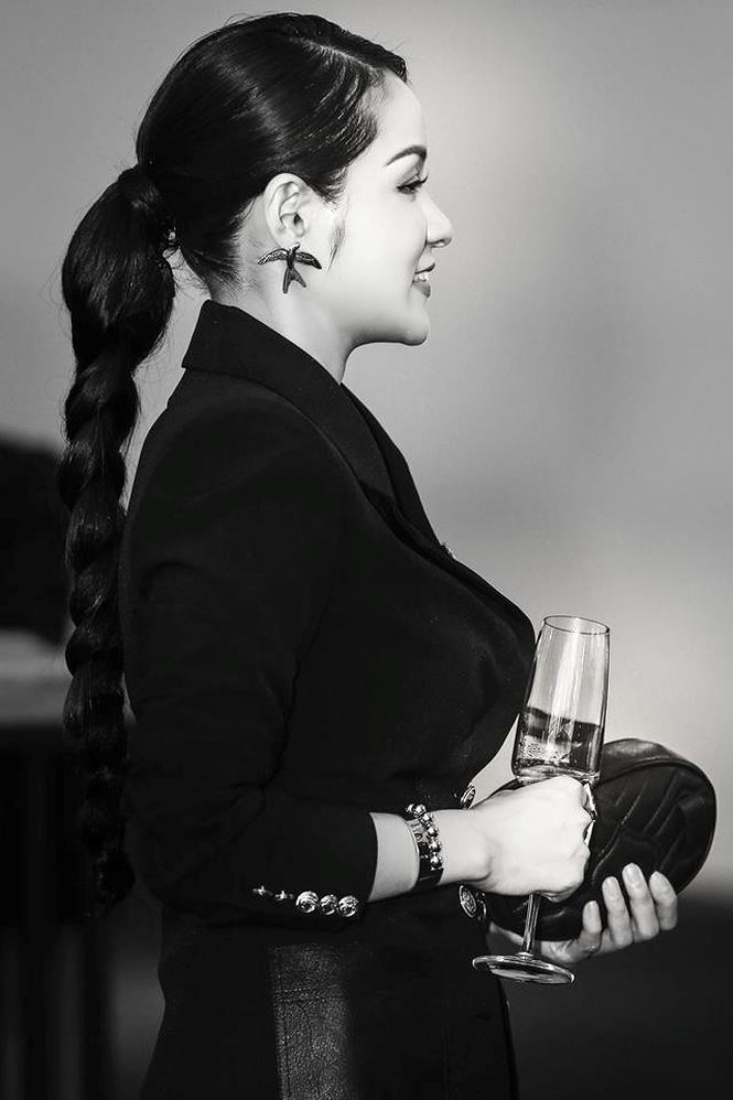 Siêu vòng một” Thủy Top: Là tiểu thư cành vàng lá ngọc trong gia đình trâm anh thế phiệt-10