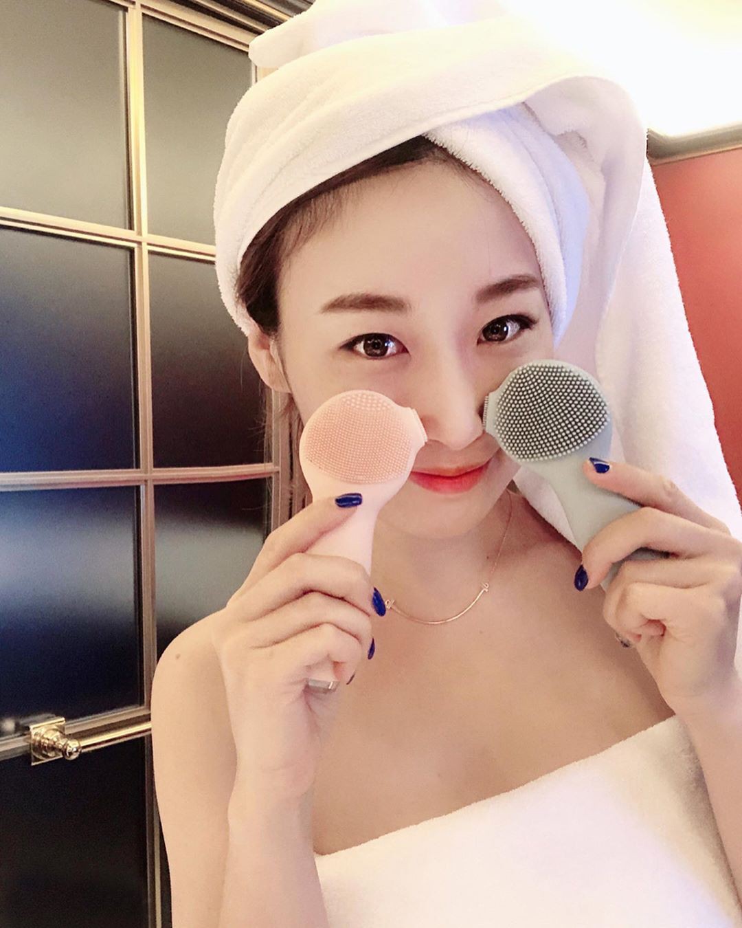 Đây là 3 loại sữa rửa mặt + tẩy trang bị các bác sĩ ghét cay ghét đắng” vì chúng siêu phá làn da-3