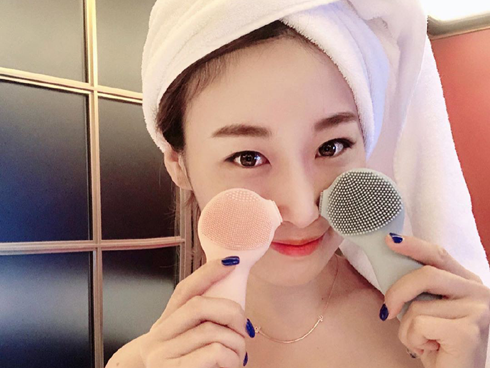 Đây là 3 loại sữa rửa mặt + tẩy trang bị các bác sĩ “ghét cay ghét đắng” vì chúng siêu phá làn da