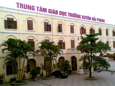 Vợ Hiệu trưởng đại học Đông Đô Dương Văn Hòa được cấp văn bằng 2 Ngôn ngữ Anh sau 2 ngày-2