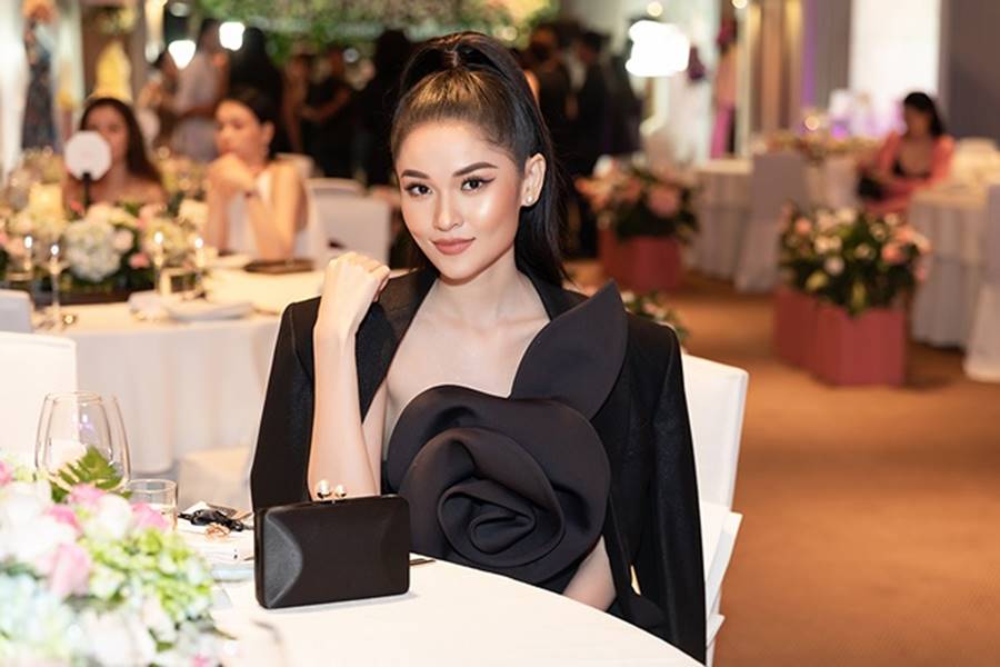 Á hậu Thuỳ Dung lột xác với phong cách táo bạo, khoe lưng trần quyến rũ-10