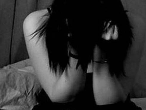 Cặp vợ chồng nhận nuôi con thứ 3, chẳng ngờ là ác quỷ đội lốt người, làm nên trò đồi bại hại luôn các em mình-3