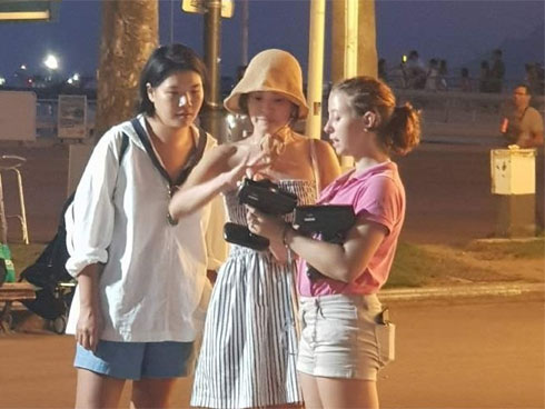 Song Joong Ki bất ngờ lộ diện bên cô gái lạ sau thời gian ở ẩn từ vụ ly hôn Song Hye Kyo-4