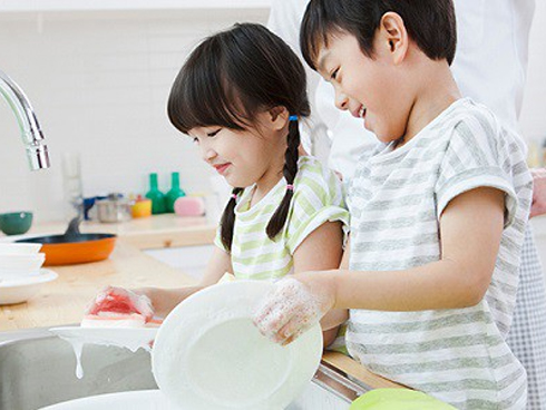 Chuyên gia cảnh báo: Nghiện điện thoại ở trẻ cũng tương tự nghiện ma túy, cha mẹ có thể ngăn chặn bằng hành động cực đơn giản-7