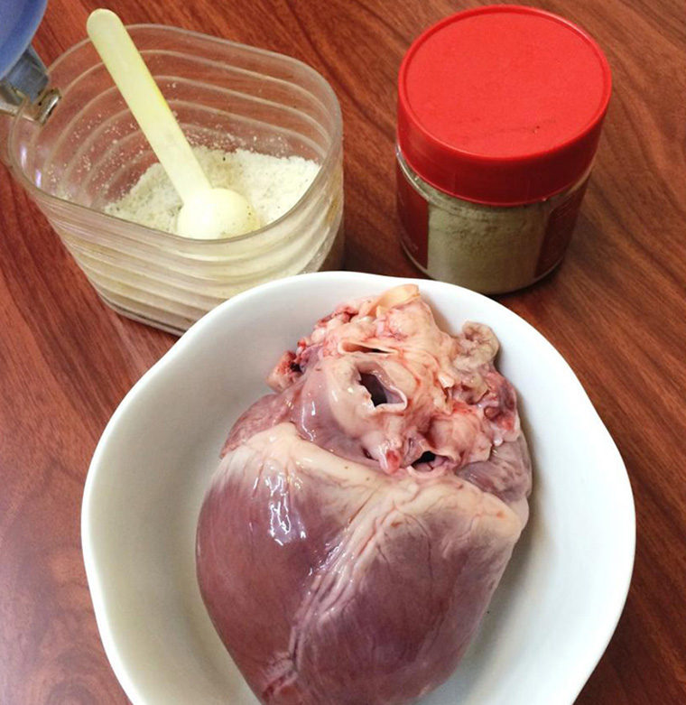 Muốn chọn tim lợn tươi ngon không tiêm hoá chất hãy nhìn vào điểm này-1