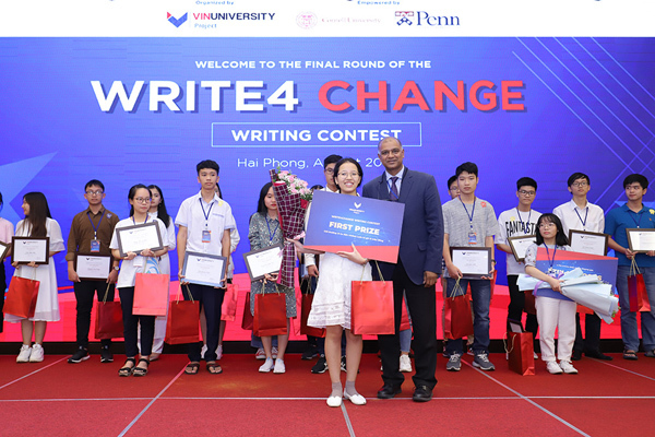 Nữ sinh 17 tuổi giành giải nhất cuộc thi viết luận bằng tiếng Anh Write4Change-2