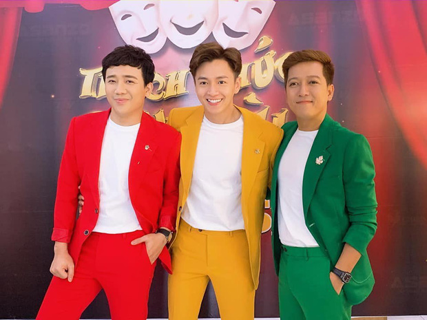 Lên đồ như đèn giao thông, Trấn Thành - Ngô Kiến Huy - Trường Giang khiến fan cười bò, Nhã Phương phải than trời!-1