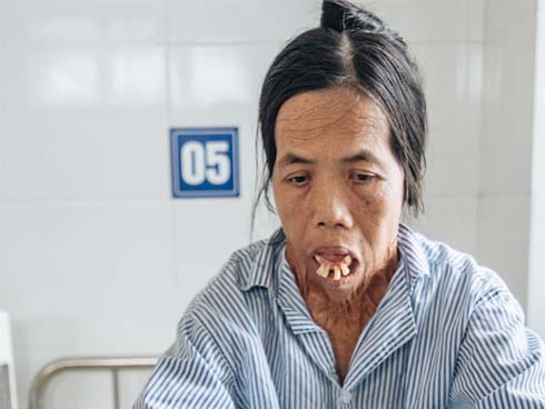 Choáng với thần đồng” 2 tuổi ở Hậu Giang đọc báo và phát âm tiếng Anh vanh vách-2