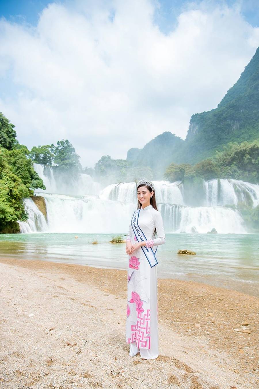 Hoa hậu Lương Thuỳ Linh thả dáng giữa chốn bồng lai tiên cảnh của Cao Bằng-9