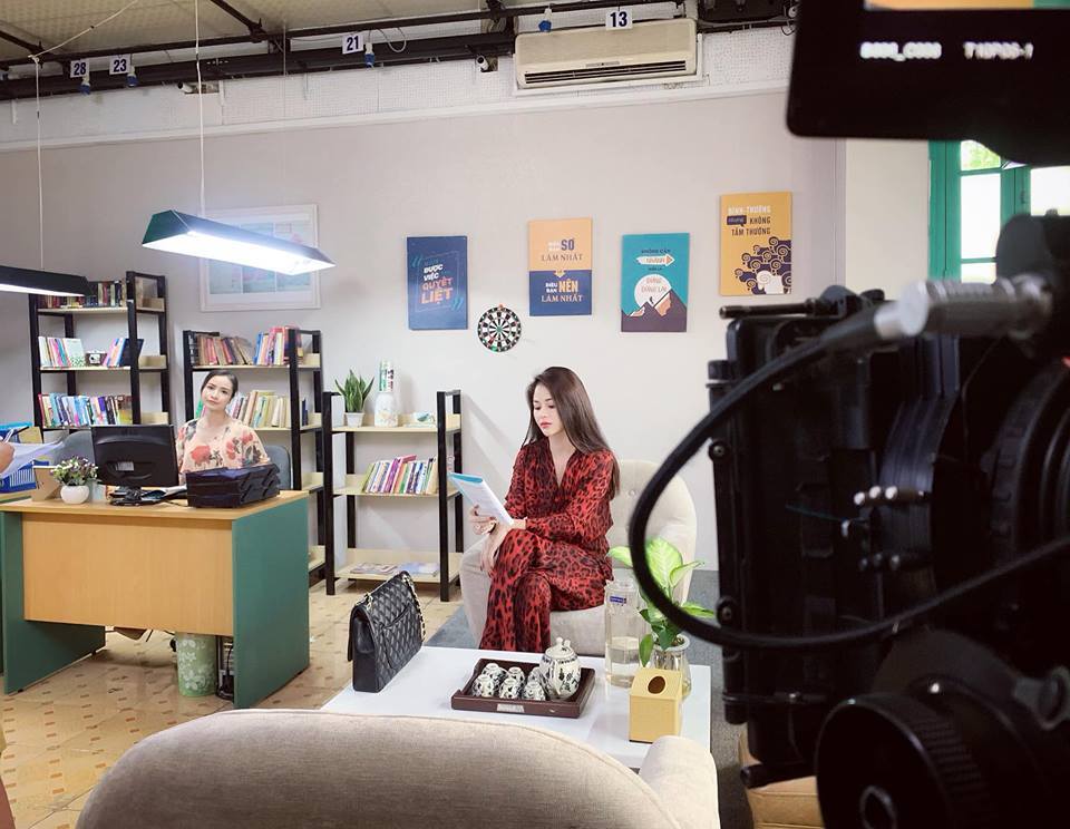 Diễn viên 9X làm mẹ đơn thân xinh như hoa hậu trong phim thay thế Về nhà đi con-1