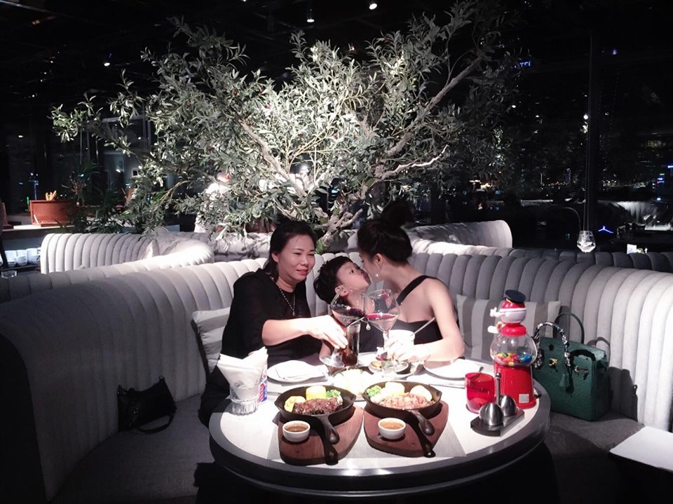 Diễn viên 9X làm mẹ đơn thân xinh như hoa hậu trong phim thay thế Về nhà đi con-12