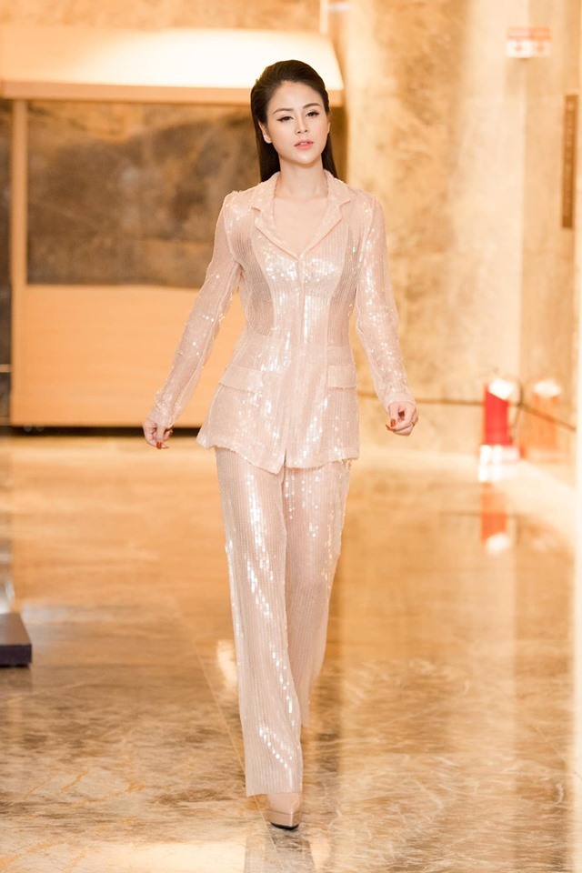 Diễn viên 9X làm mẹ đơn thân xinh như hoa hậu trong phim thay thế Về nhà đi con-4