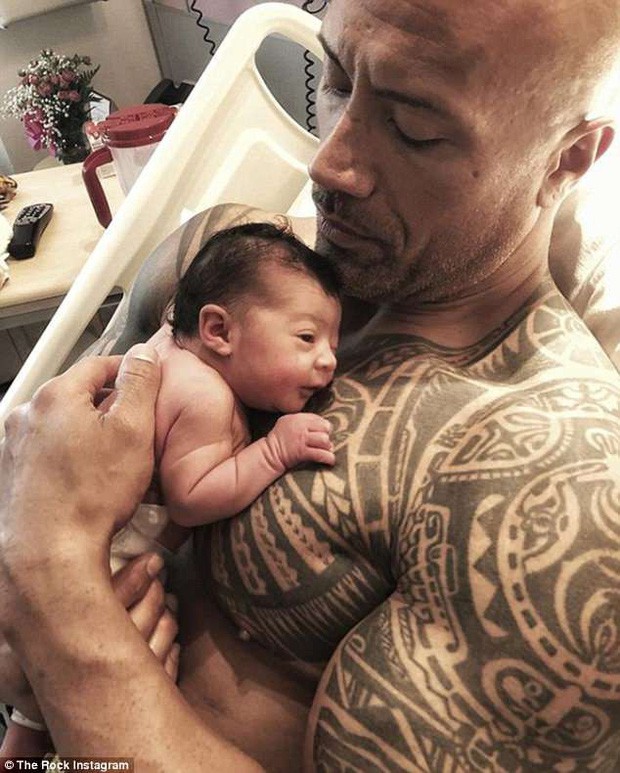 Dwayne Johnson: Gã khổng lồ có quá khứ hư hỏng, lột xác thành người đàn ông quyến rũ nhất hành tinh-6