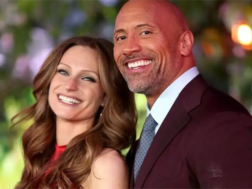 Dwayne Johnson: Gã khổng lồ có quá khứ hư hỏng, lột xác thành người đàn ông quyến rũ nhất hành tinh