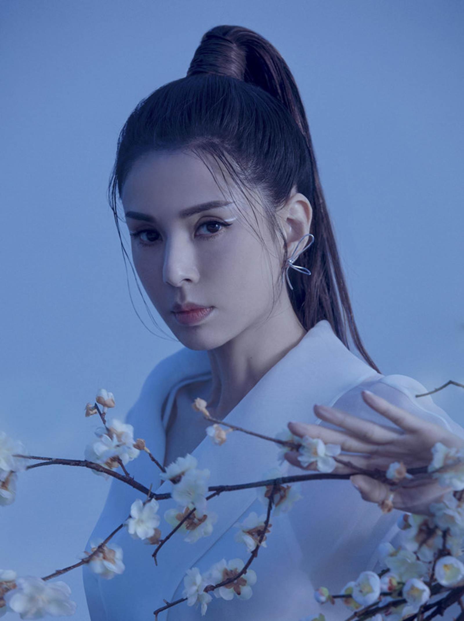 Lý Nhược Đồng hóa thân thành hiệp nữ trong bộ ảnh mới-1