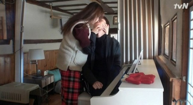 Hành trình từ gã si tình đến thánh cosplay cuồng vợ Ahn Jae Hyun: Ánh mắt mật ngọt hóa chê bai thô tục tựa khi nào!-17