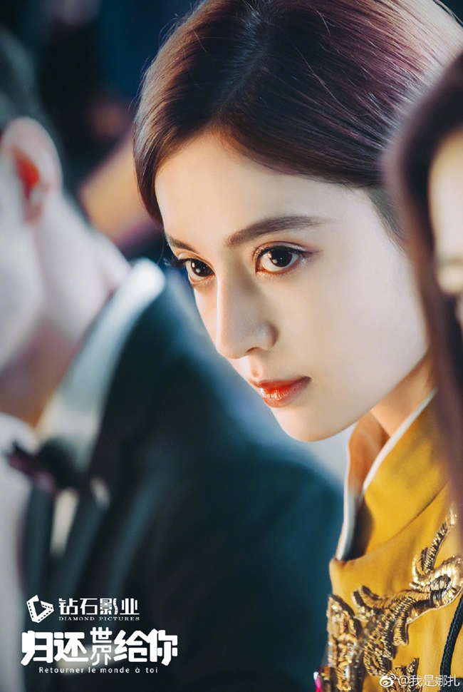 Những cô gái được dân Trung Quốc ca ngợi liếc một cái là nghiêng thành-4