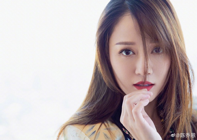 Những cô gái được dân Trung Quốc ca ngợi liếc một cái là nghiêng thành-12