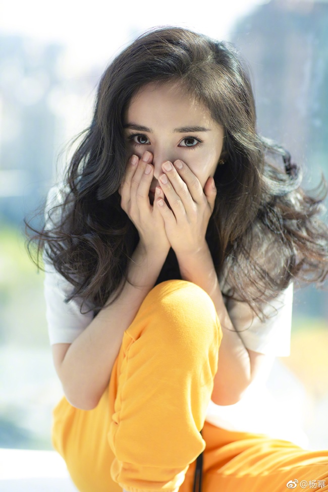 Những cô gái được dân Trung Quốc ca ngợi liếc một cái là nghiêng thành-9