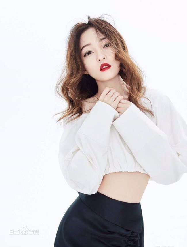 Những cô gái được dân Trung Quốc ca ngợi liếc một cái là nghiêng thành-17